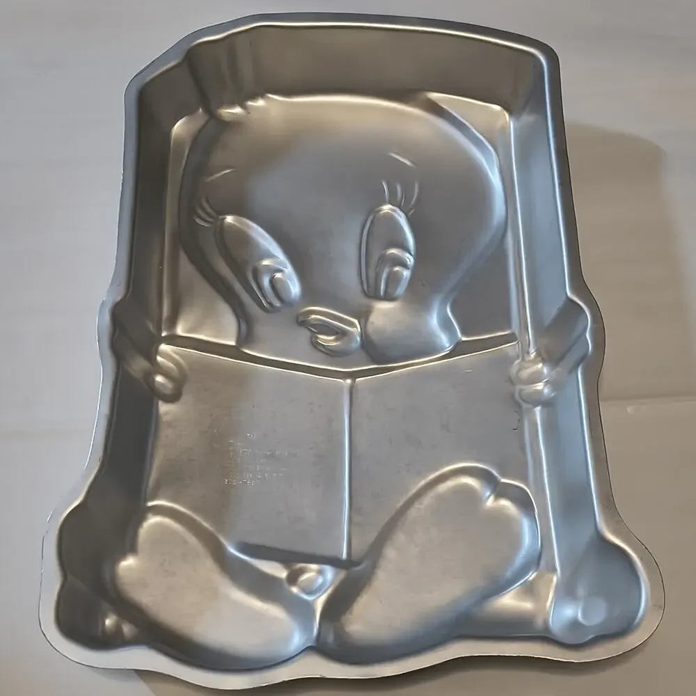 Vintage 1979 Wilton Tweety Cake Pan Tweety Bird Cake Mold # 502-7687